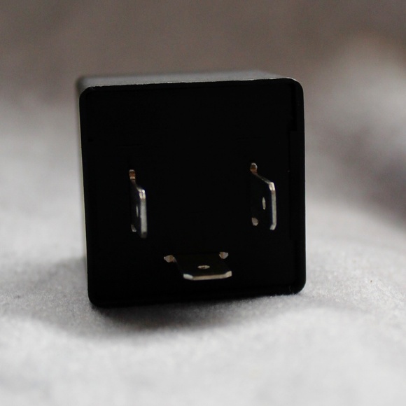 1 pc 3-Pin CF-13 CF13 EP34 Electronic Flasher Relay Fix w/Speed Adjustable - Picture 9 of 10